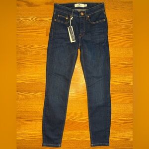 Vineyard Vines NWT Women’s “Jamie High Rise Dark Wash” Jeans